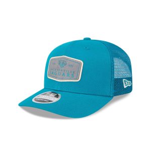 Labeled 9SEVENTY Stretch-Snap