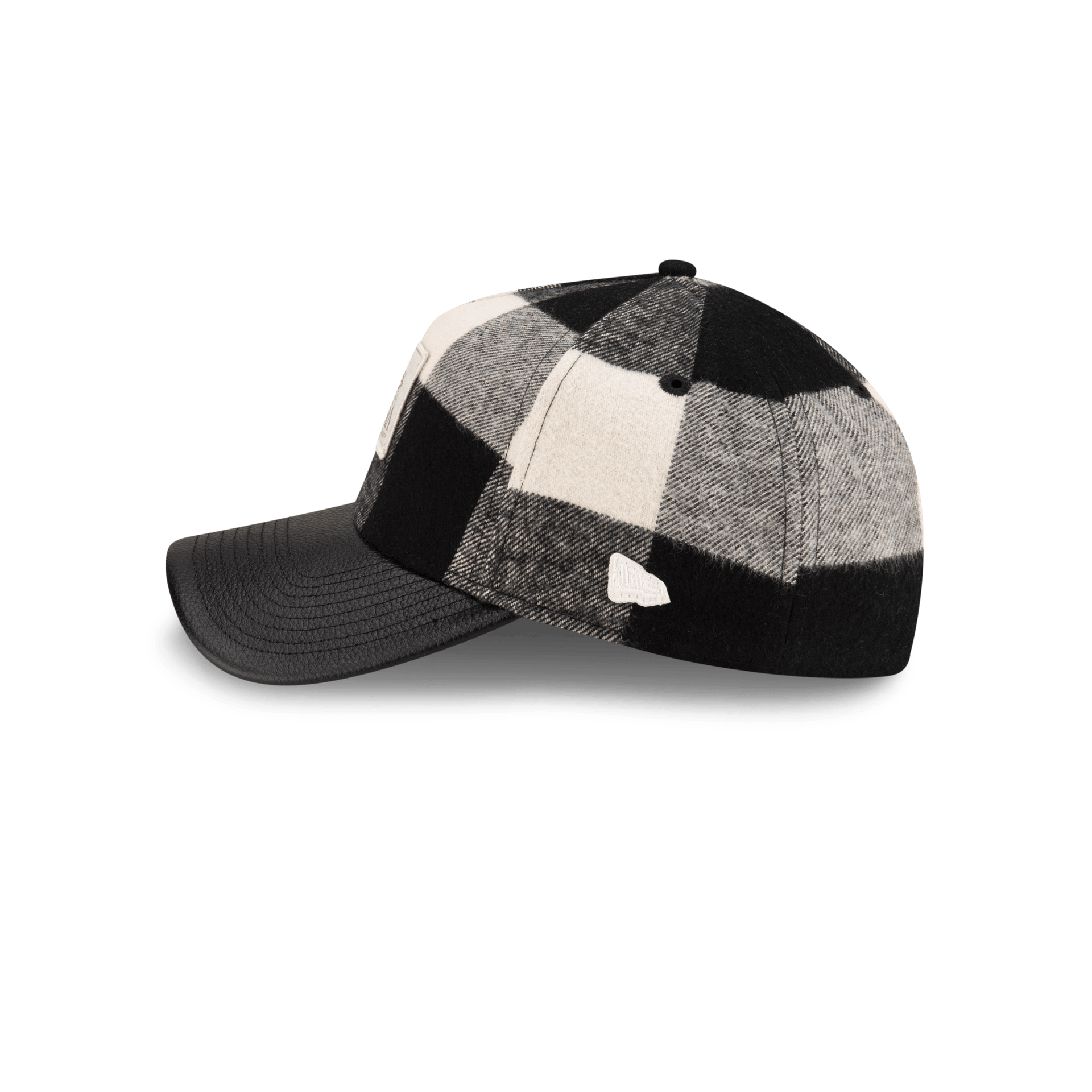 60592662_9FORTY_940EFRAMEBUFPLAID0013BNECLWBLK_BNE_CLWBLK_LSIDE_890626ad-8b28-4a49-848f-c2080aea86c3-1.png