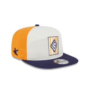Retro Logo Golfer