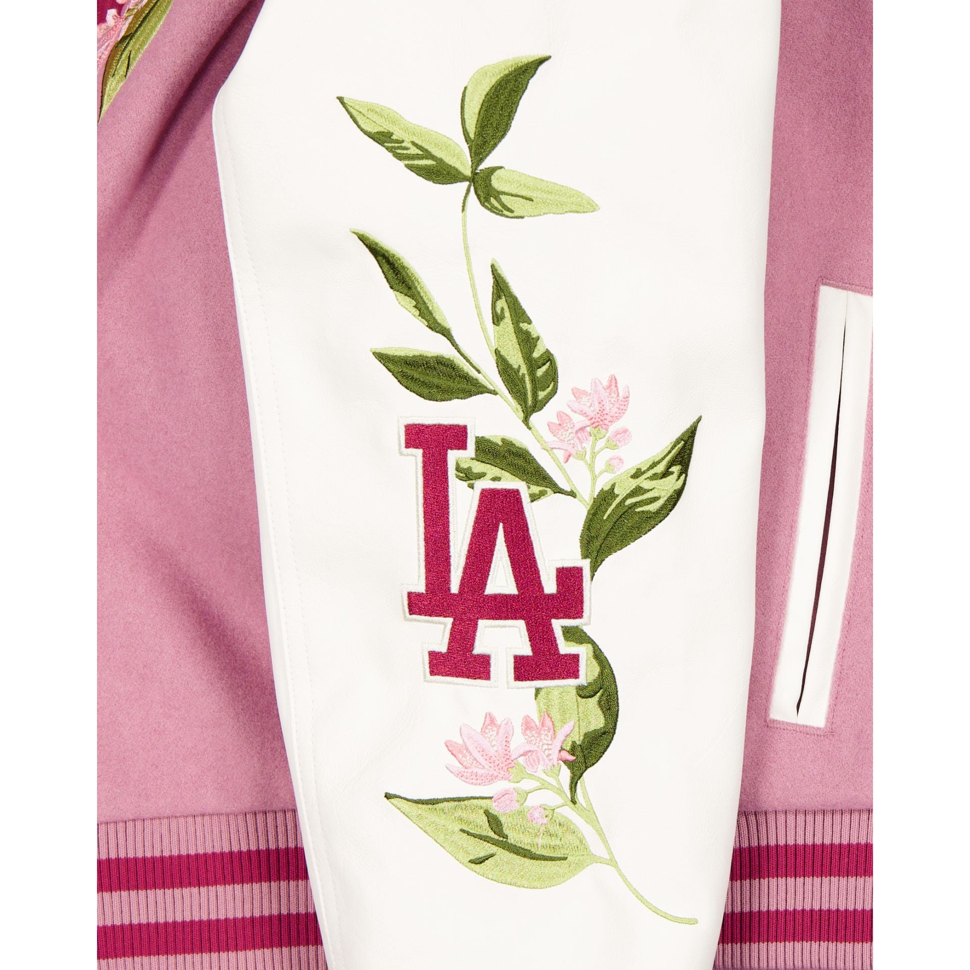 60596544_JACKET_EMEASS25_LOSDOD_PNK_DETAIL1-1.jpg