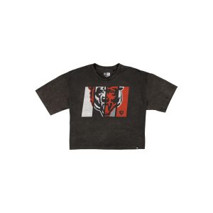 Sport Night Women's Cropped Black T-Shirt