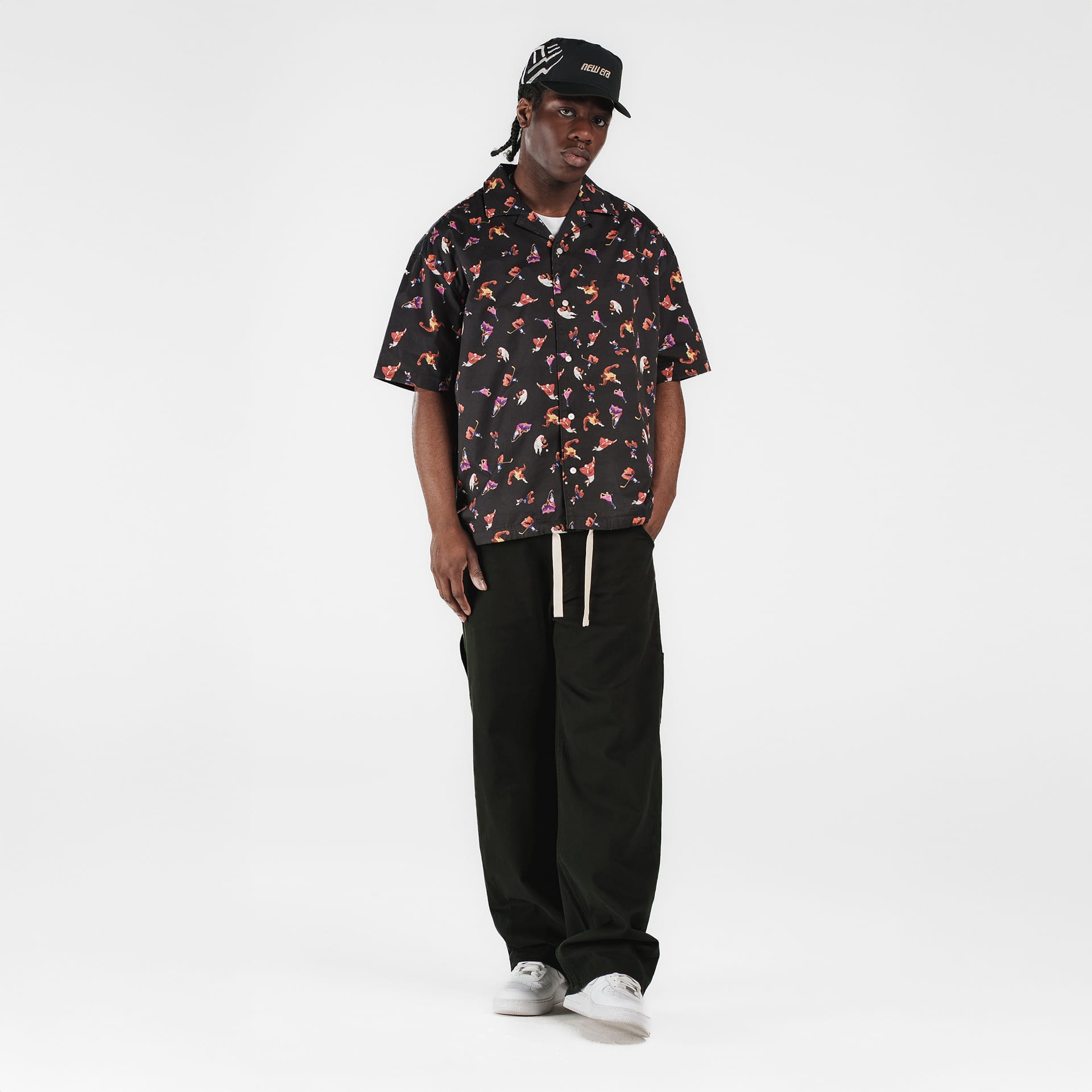 60693208_NE1-0111-OPENCOLLARSSSHIRT_OPENCOLLARSSSHIRT_BrandNewEra_Black_3_1x1_5a50bd56-bb59-49ce-a8f8-1470eee7452d-1.jpg
