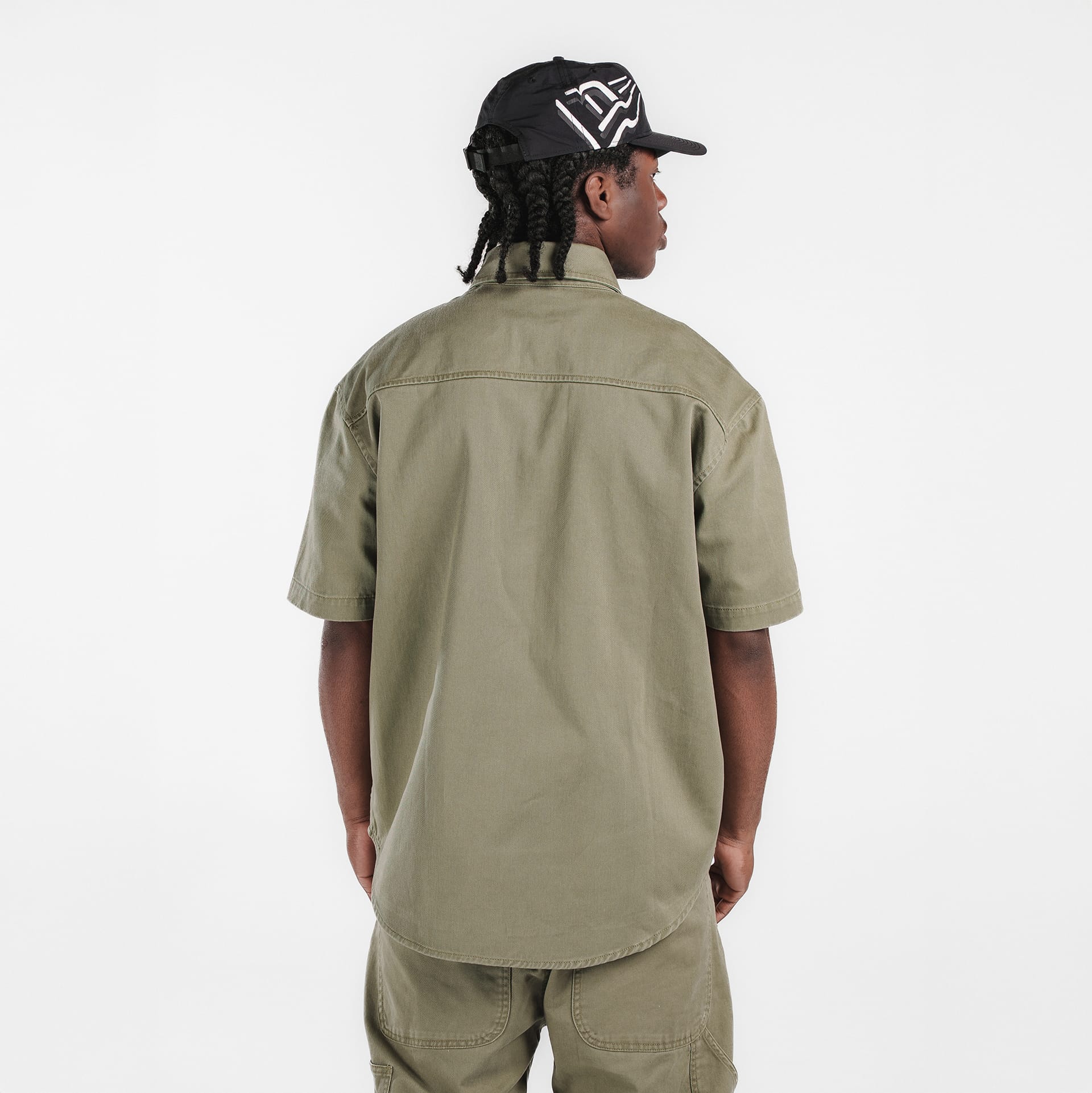 60693255_NE1-0111-SSBUTTONUPSHIRT_BUTTONUPHALFSLEEVESHIRT_BrandNewEra_GreenBark_2_1x1_f66d2a10-4603-4fc8-817f-6d518516f38e-1.jpg