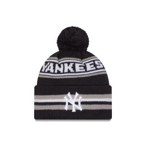 Classic Pom Knit