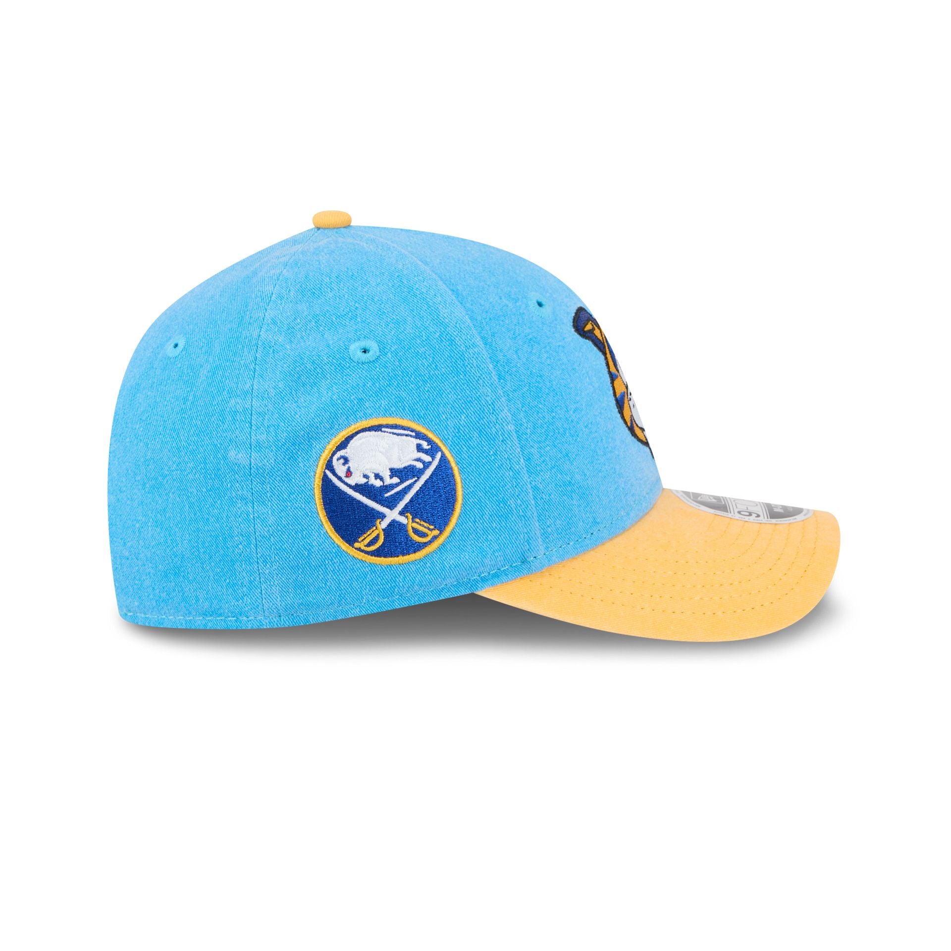 60712403_9FORTYMC_940MCMASCOT25996_BUFSAB_STM_RSIDE-1.jpg