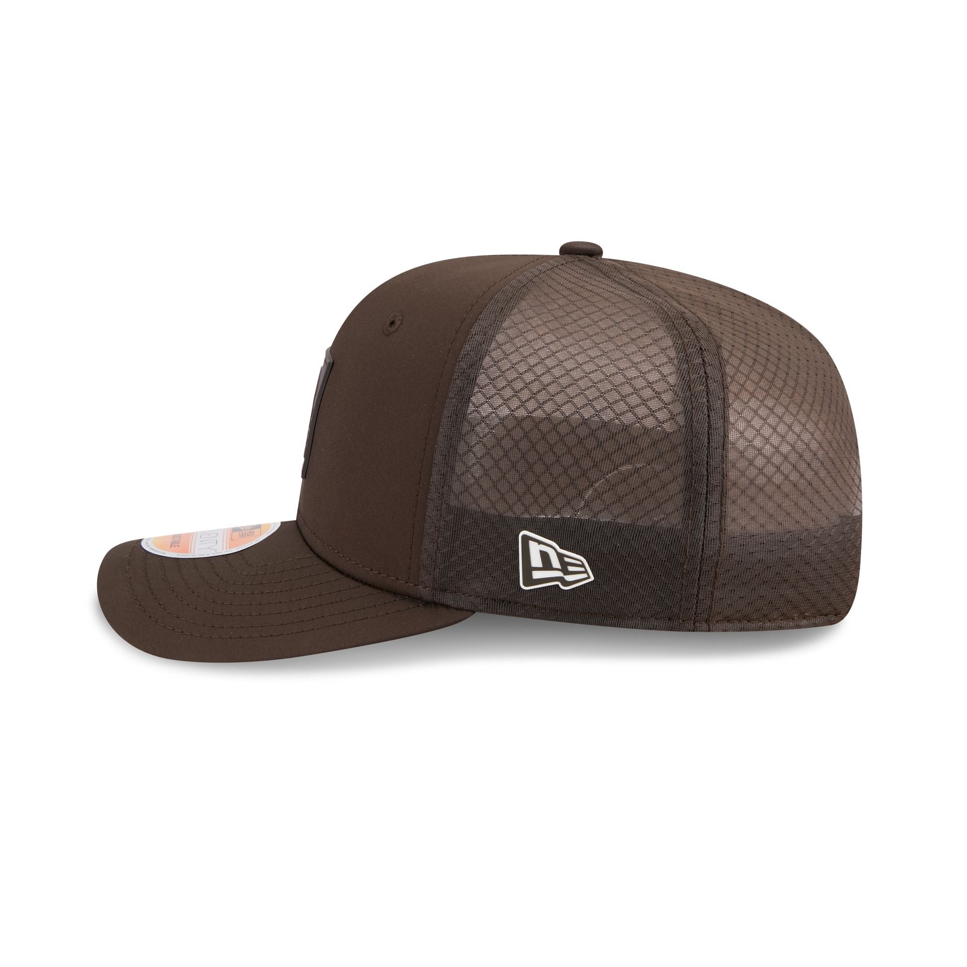 60732555_9SEVENTY_NFL25SL970_CLEBRO_OTC_LSIDE-1.jpg
