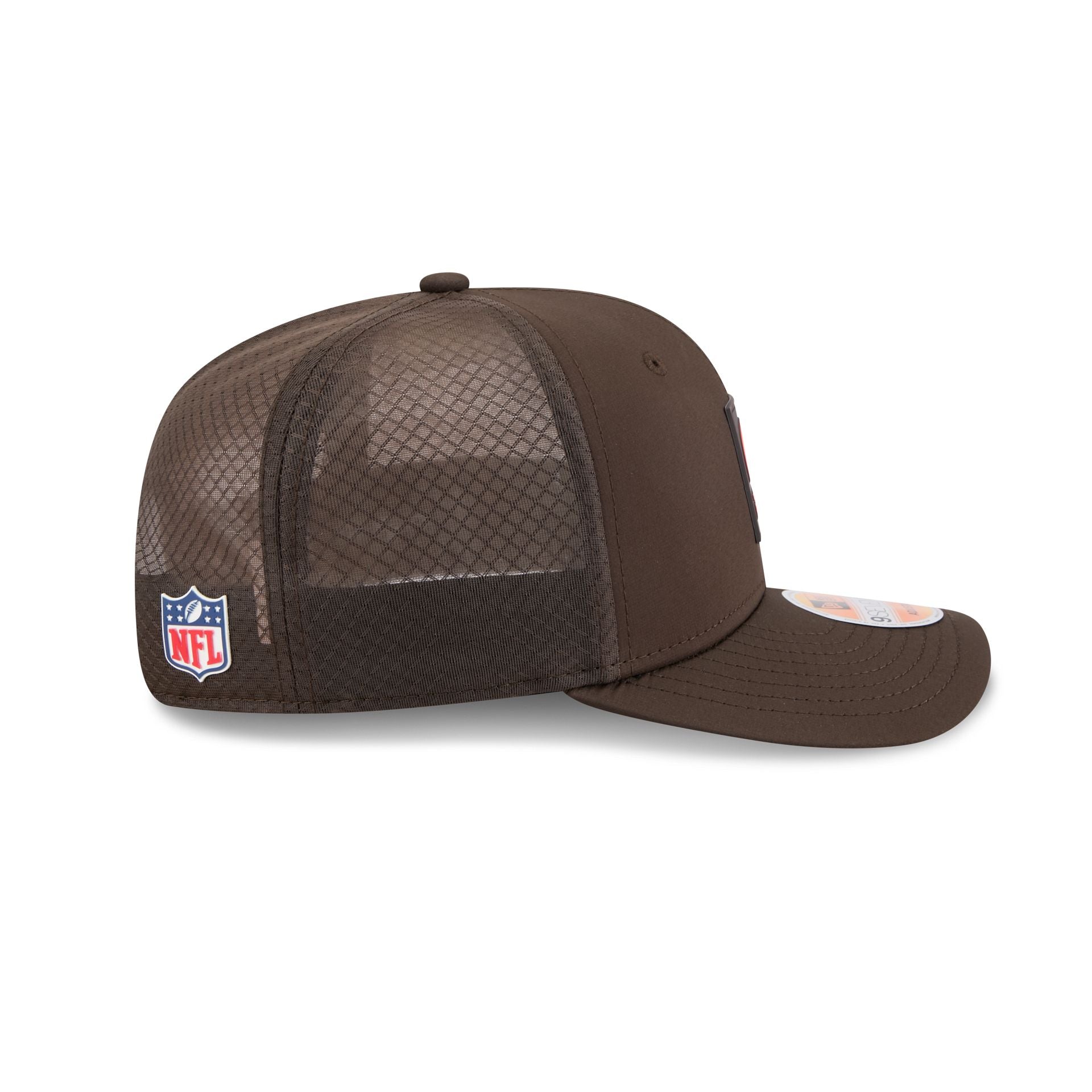 60732555_9SEVENTY_NFL25SL970_CLEBRO_OTC_RSIDE-1.jpg