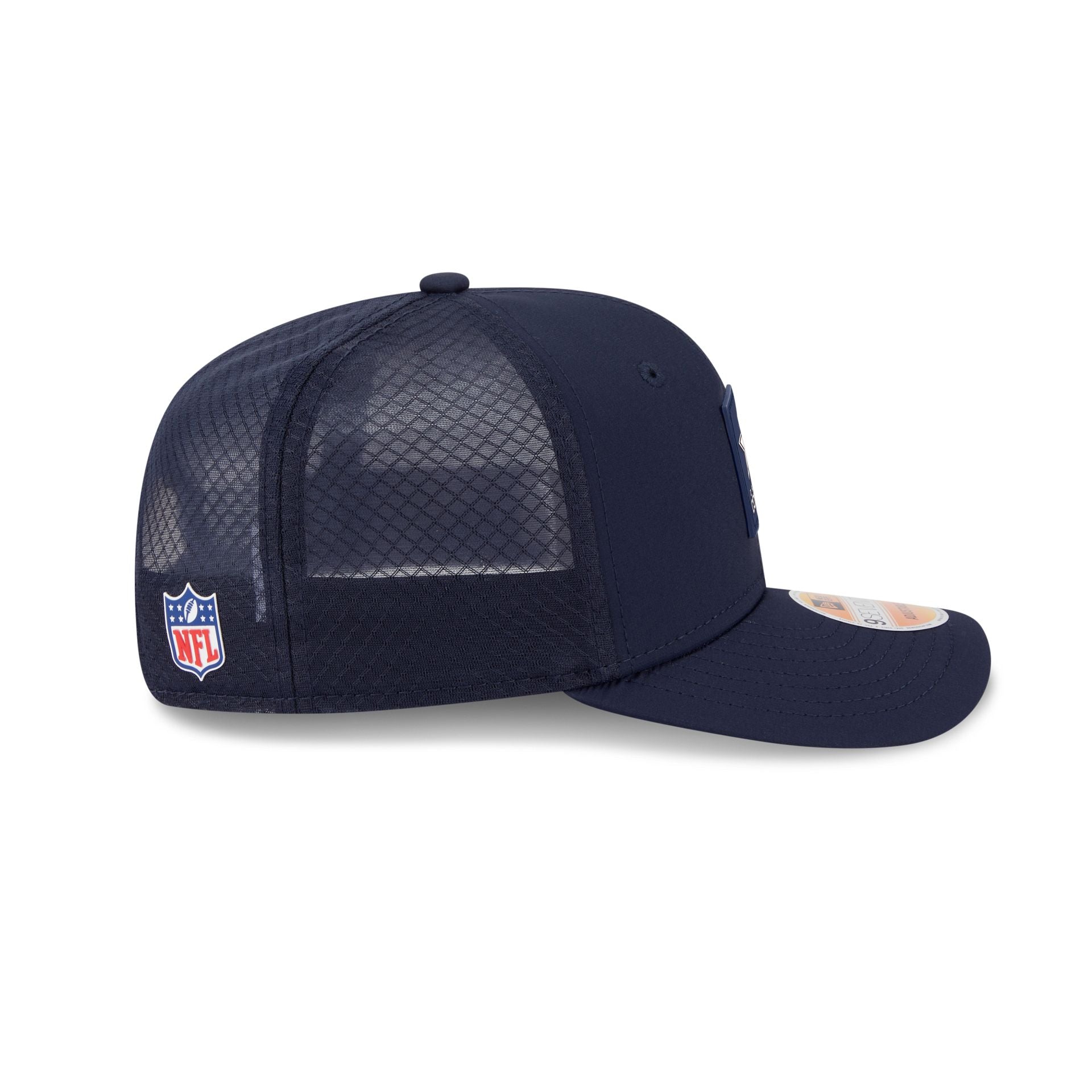 60732556_9SEVENTY_NFL25_SIDELINES_DALCOW_OTC_RSIDE-1.jpg