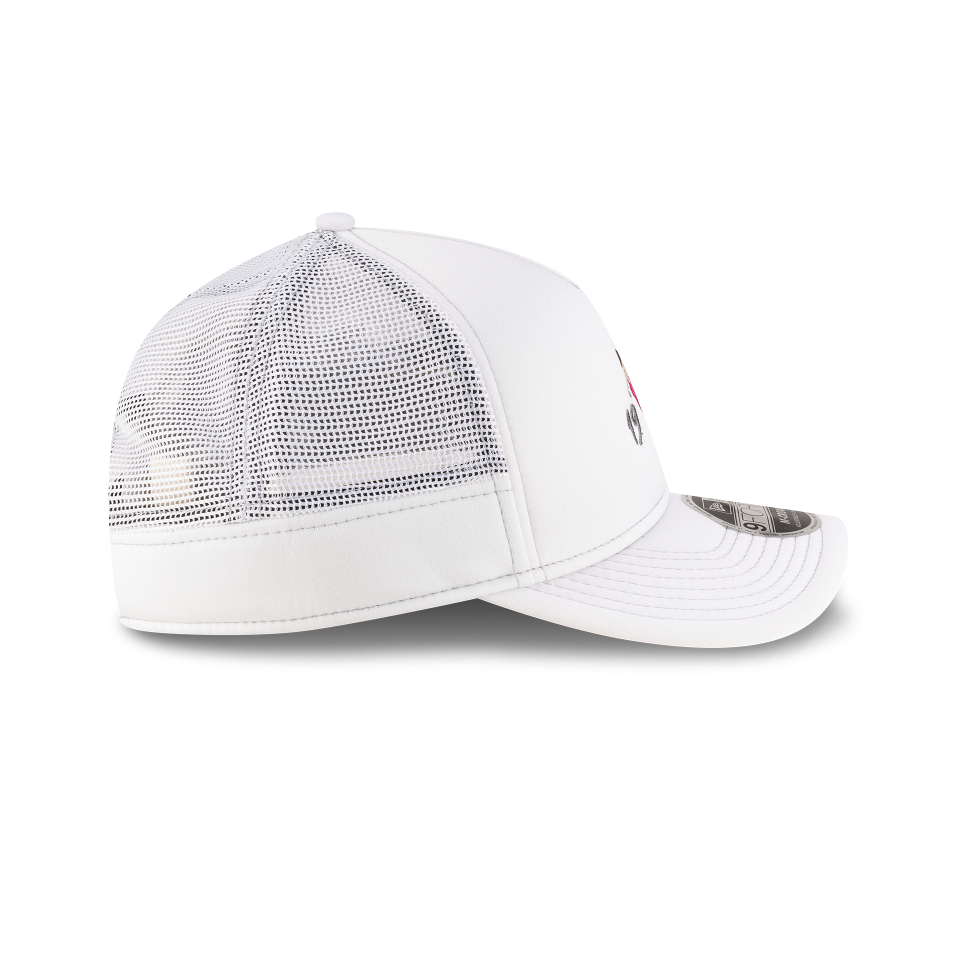 60747351_9FORTMC_BNETRAIN9FORTYMCAF_BNE_WHT_RSIDE-1.png