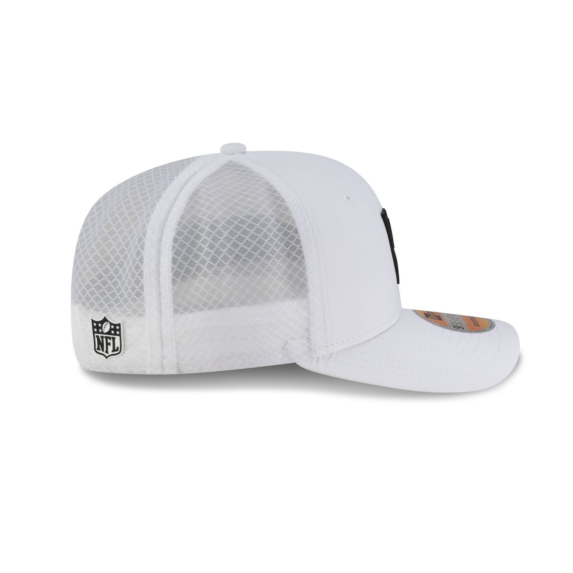 60752980_9SEVENTY_NFL25_FUNCTIONALFANDOM_ECOMEXC_ATLFAL_WHT_RSIDE-1.jpg