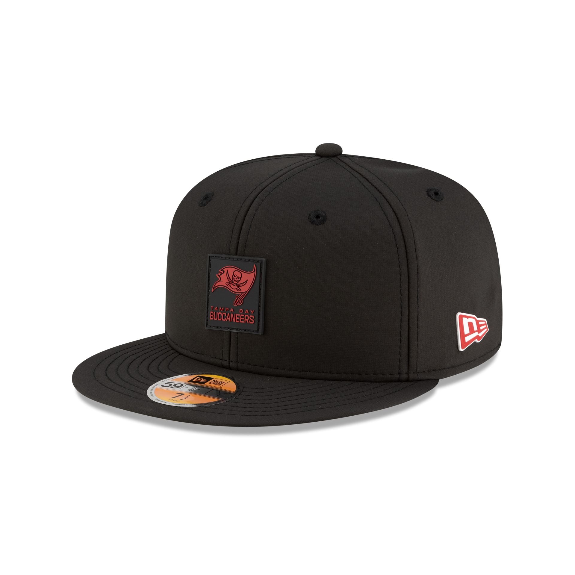 60753020_59FIFTY_NFL25_FUNCTIONALFANDOM_ECOMEXC_TAMBUC_BLK_3QL-1.jpg