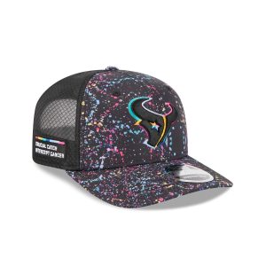 2025 Crucial Catch 9SEVENTY Trucker