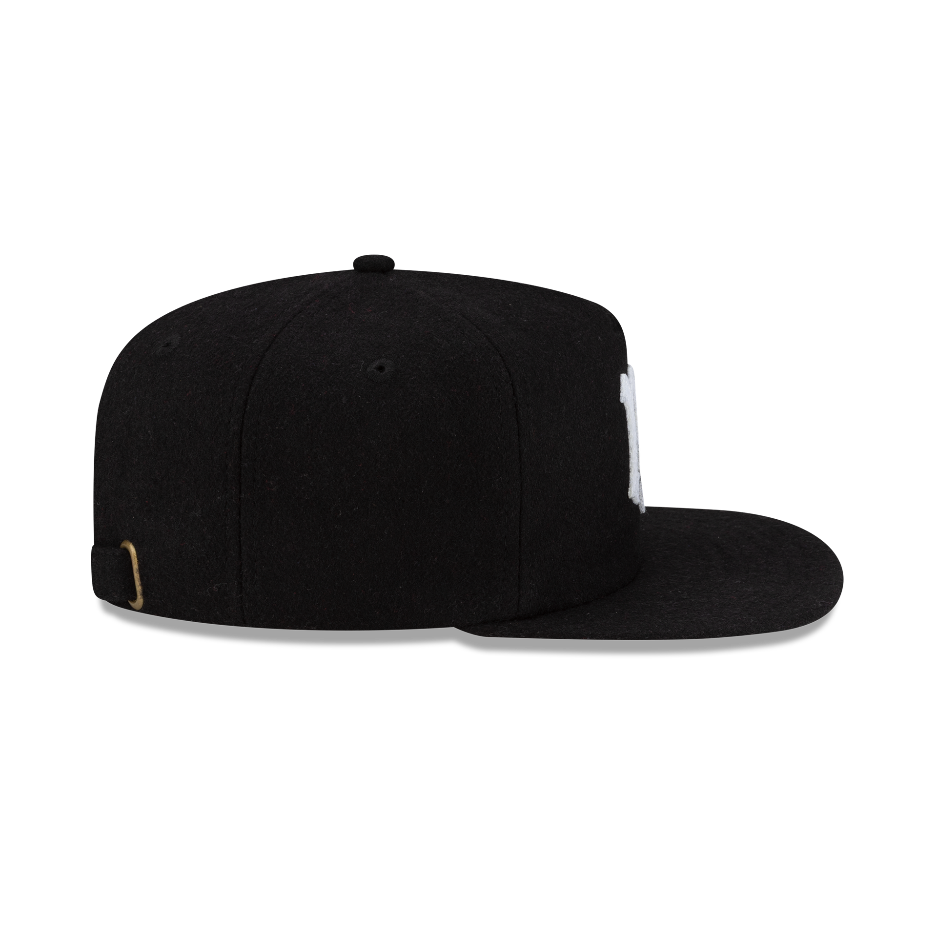 60767801_19TWENTY_FW25_NEB_NEWERA_BLACK_RSIDE-1.png