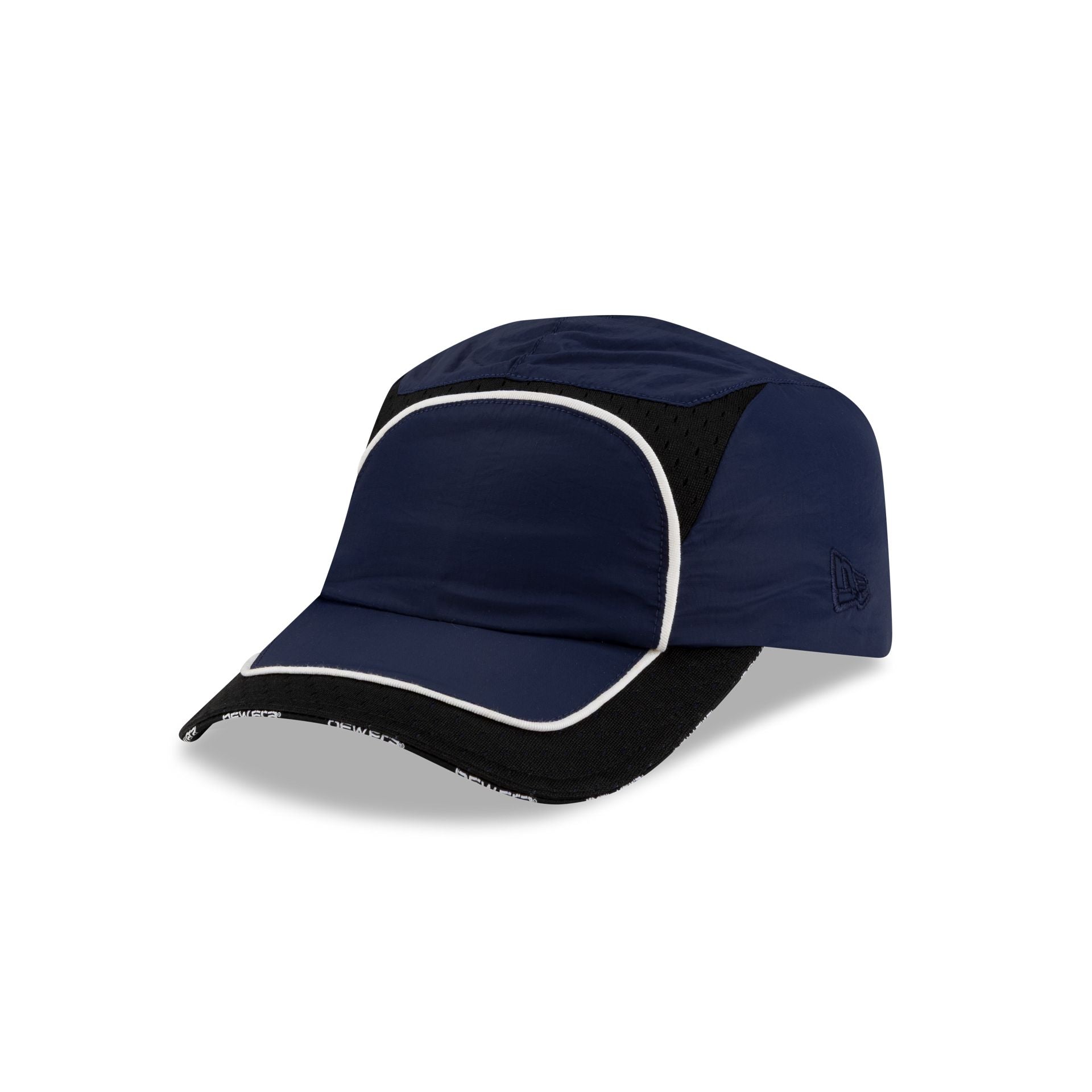 60767826_RUNNER_FW25_NEB_NEWERA_DRY_3QL-1.jpg