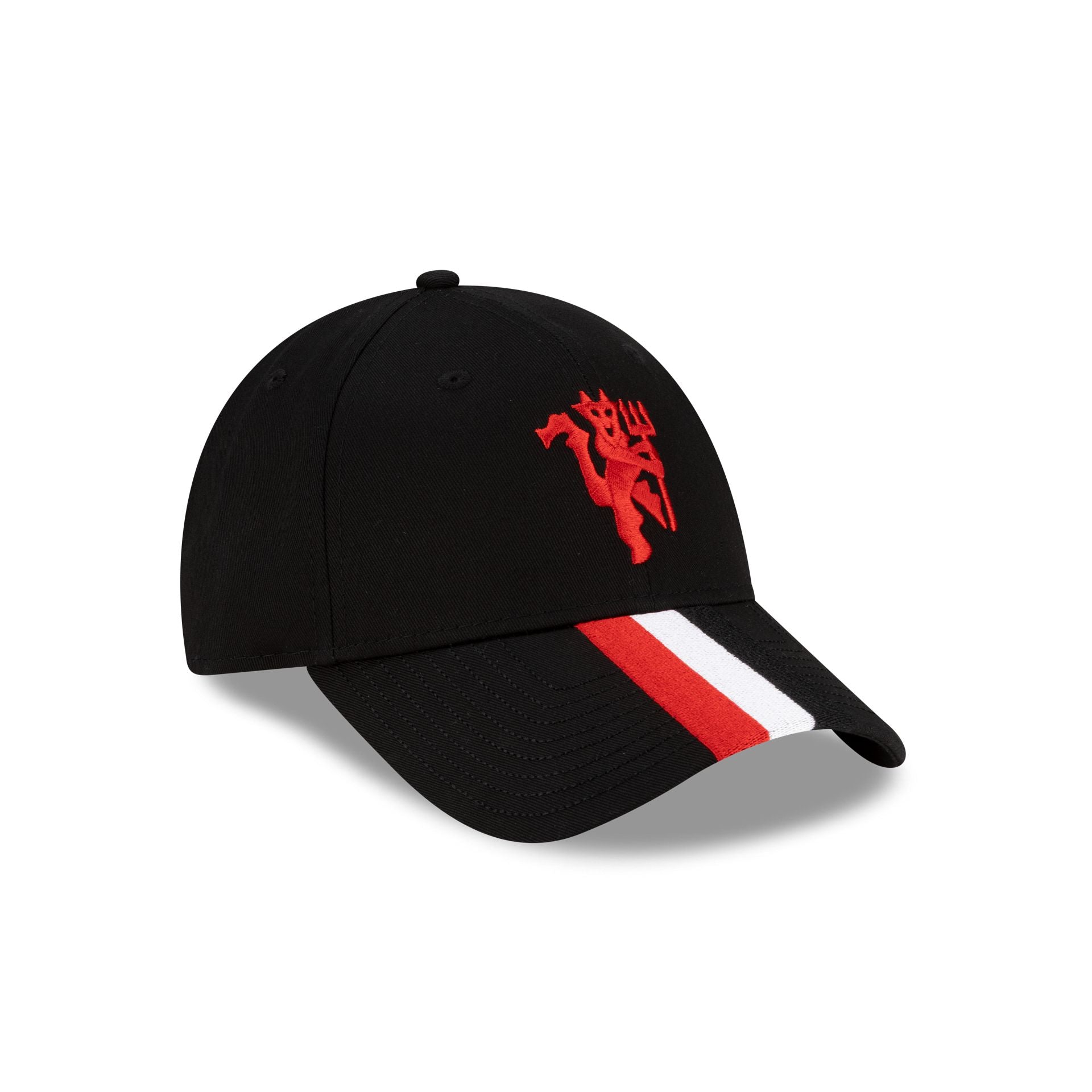 60771946_9FORTY_EMEA_SS26_MANUTD_BLACK_LSIDE-1.jpg