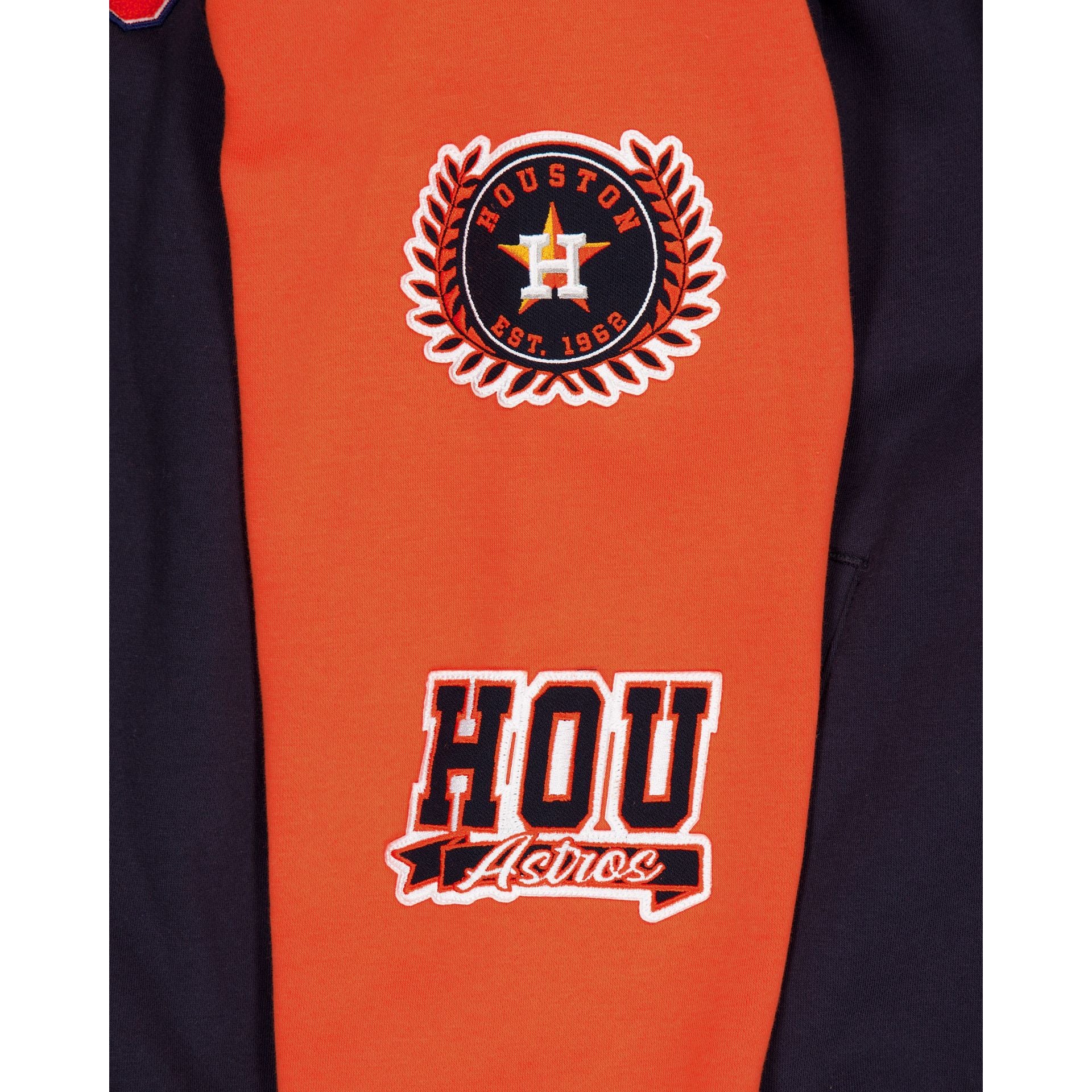 60775234_FLEECE_20TOPS_THROWBACK_SS26_HOUAST_OTC_DETAIL2-1.jpg