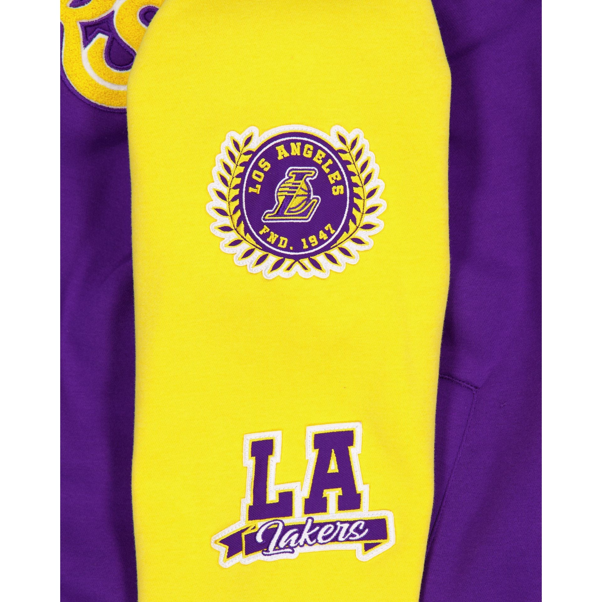 60776984_FLEECE_20TOPS_THROWBACK_SS26_LOSLAK_OTC_DETAIL2-1.jpg