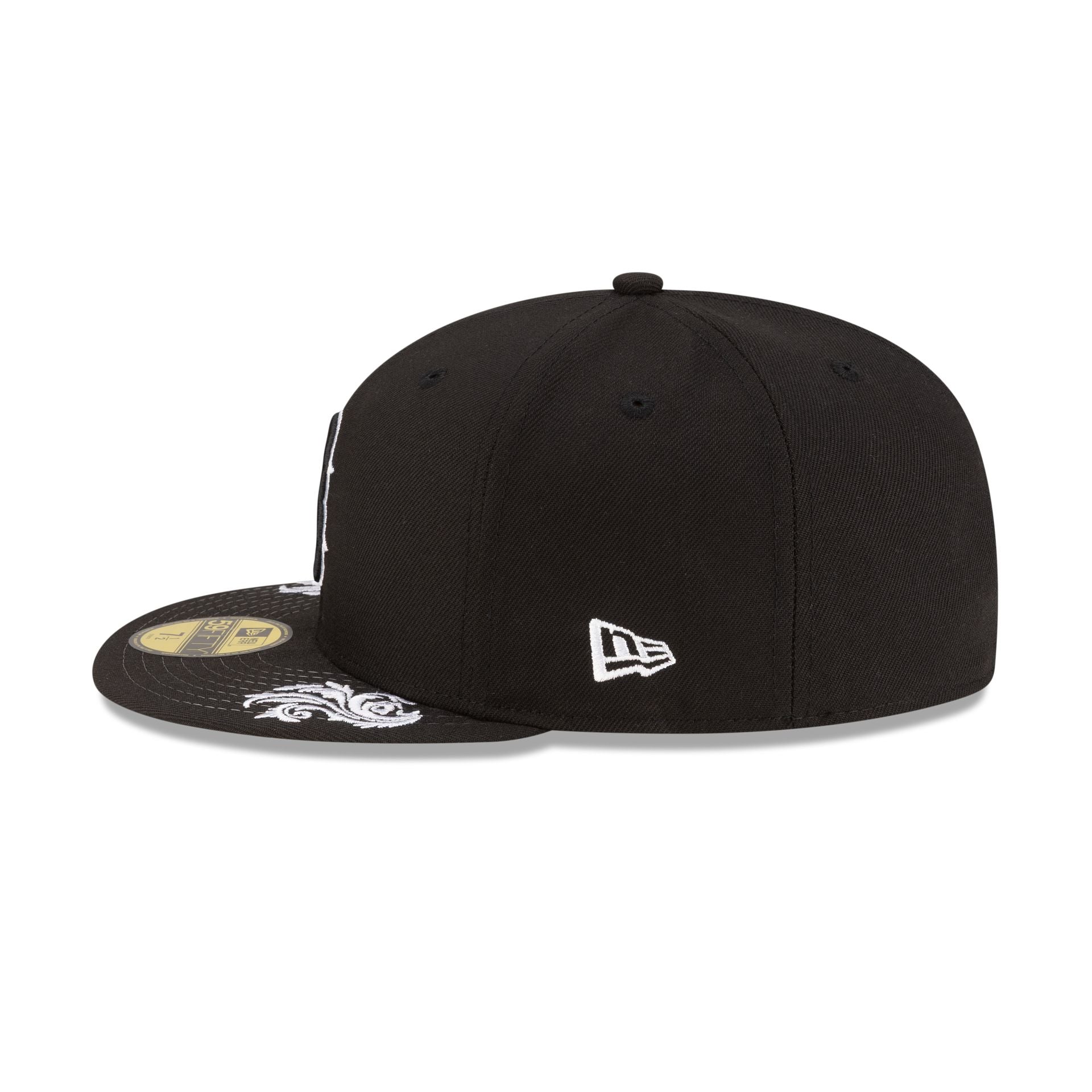 60846811_59FIFTY_MEX_SS26_BOSRED_BLACK_LSIDE-1.jpg