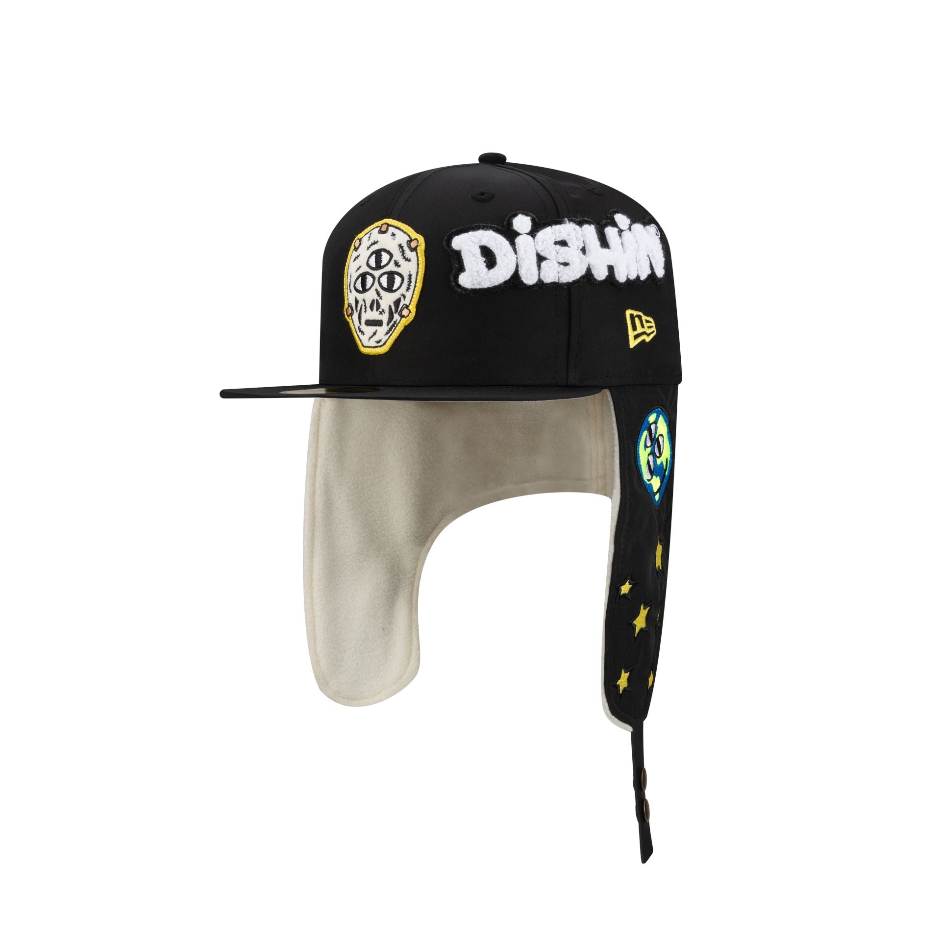 60852523_59FIFTY_20DOGEAR_COLLAB25_DISHIN_JUSDIS_BLACK_DOWN_3QL-1.jpg