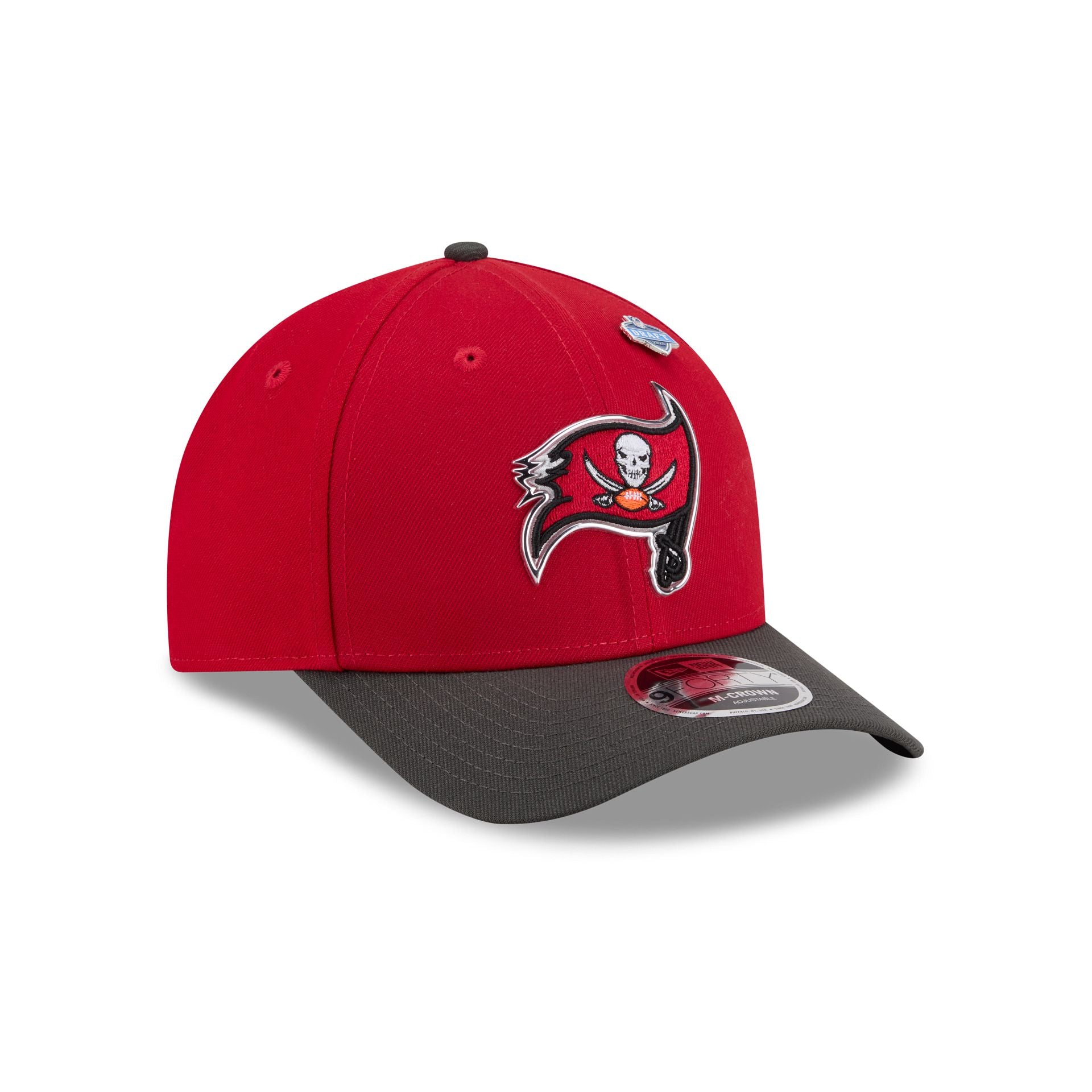 60860347_9FORTYMC_NFL26DRAFT9FORTYMC_TAMBUC_OTC_3QR-1.jpg