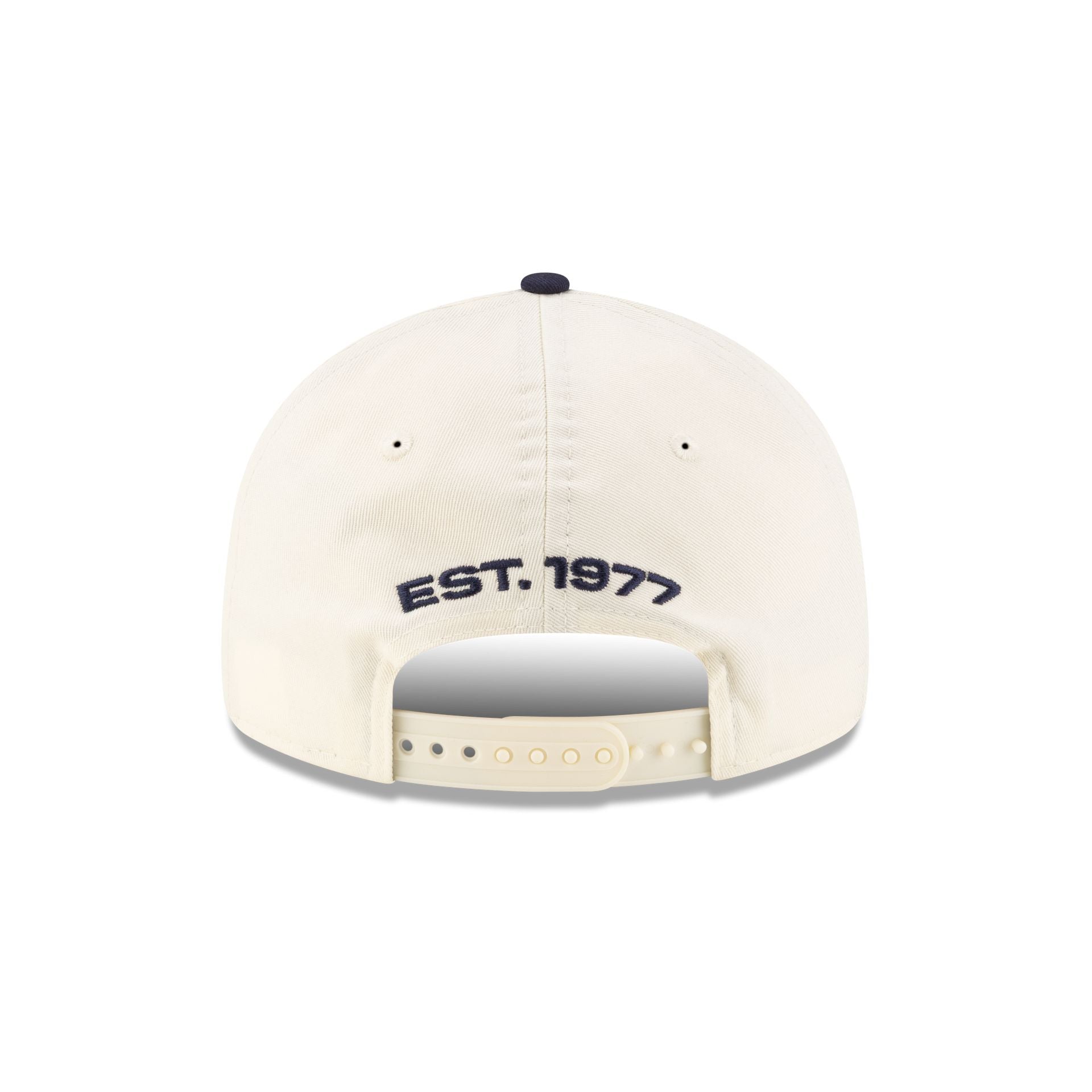 60945546_RETRO_20CROWN_209FIFTY_MOTORSPORT26_LIFESTYLE_WILRAC_WHITE_R-1.jpg