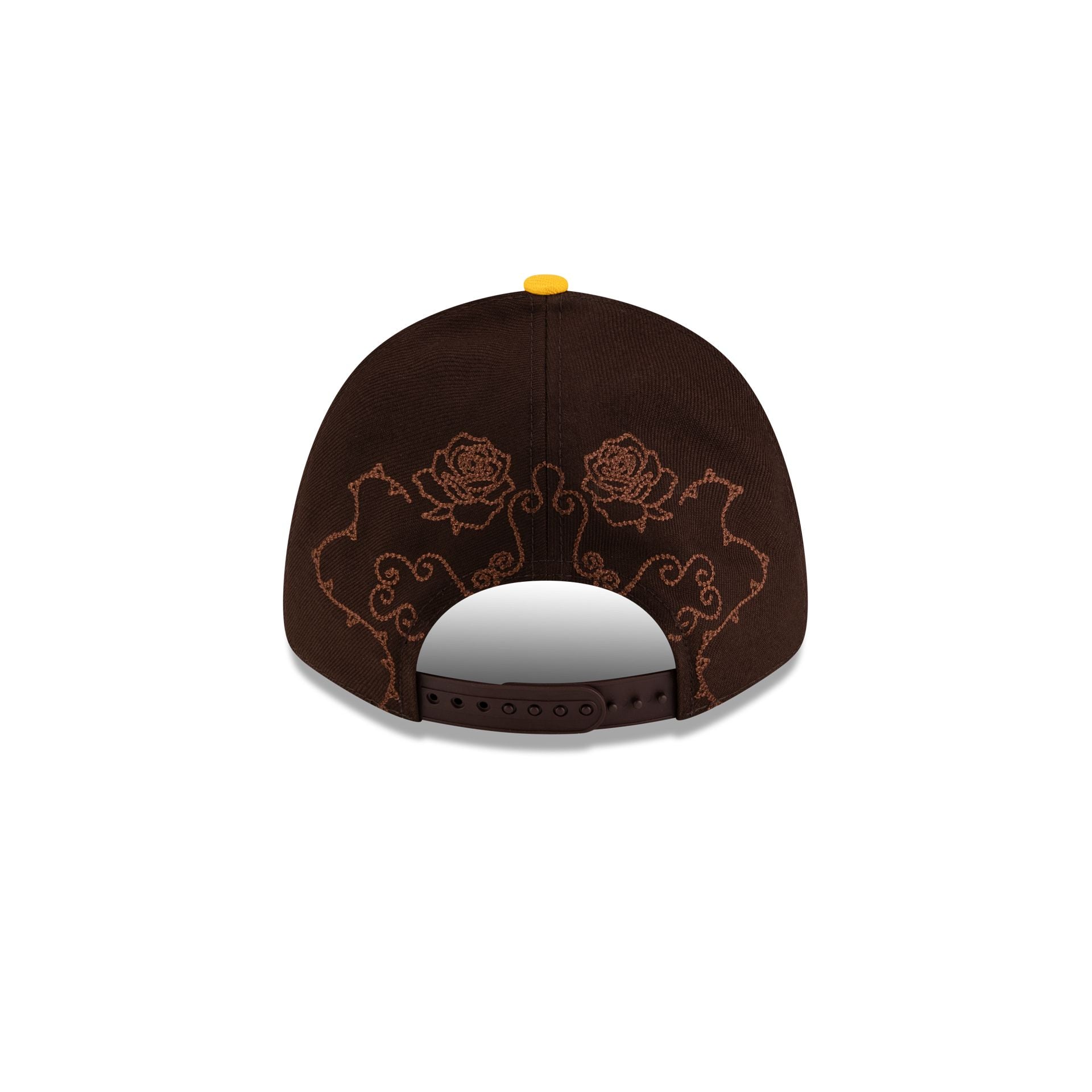 60953458_9FORTY_COLLAB26_ROTULOSBAUTISTA_SADPAD_BROWN_LOGO_R-1.jpg
