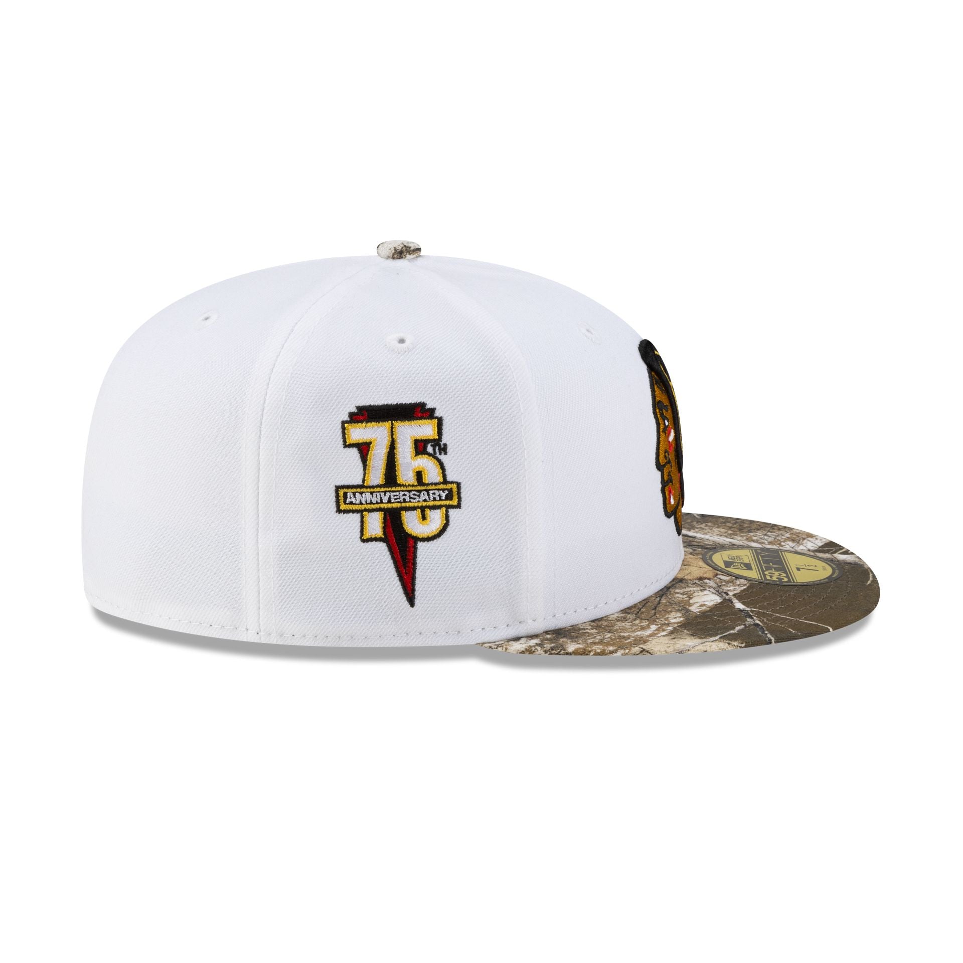 70979960_59FIFTY_REALTREE_CHIBLA_WHITE_RSIDE-1.jpg
