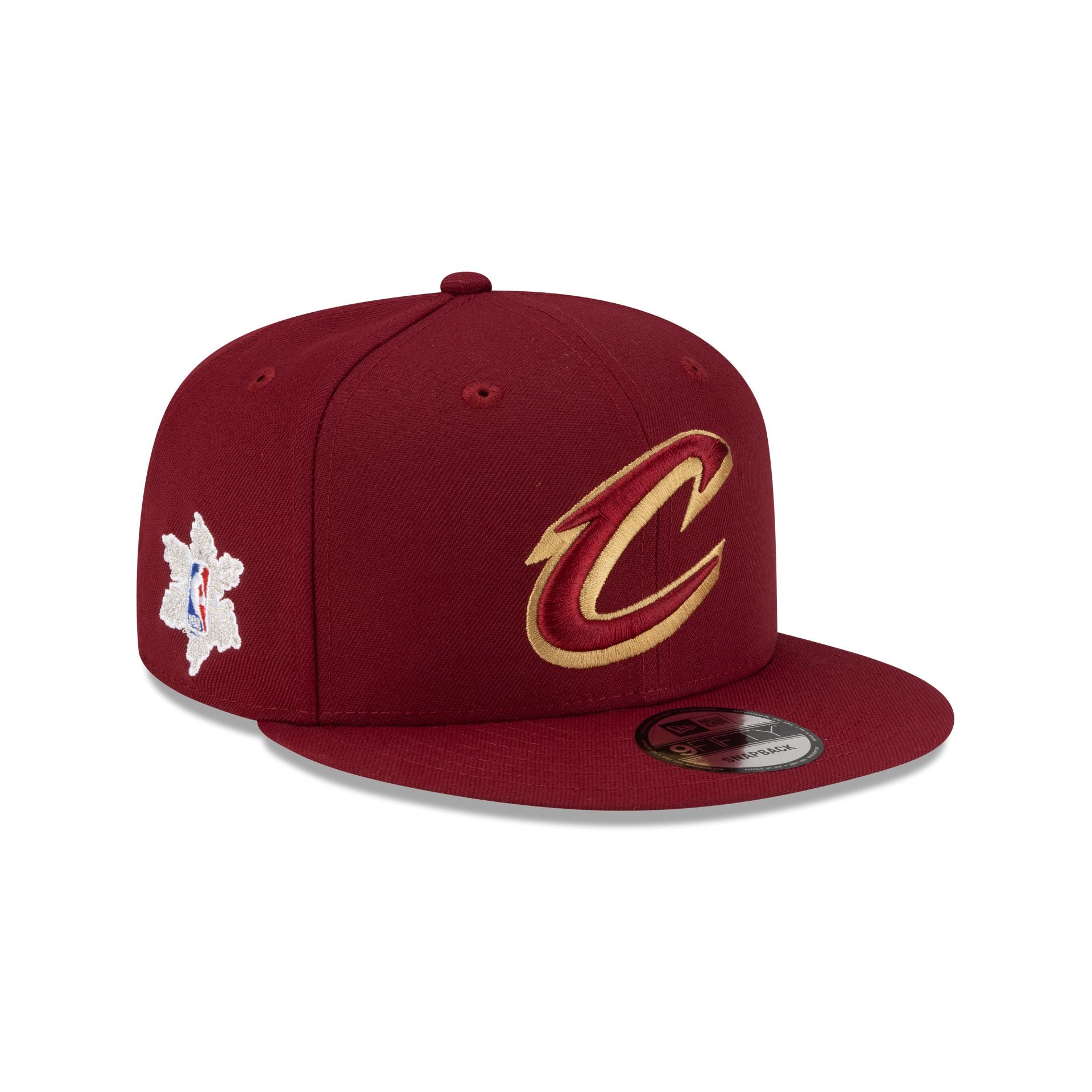 71008312_9FIFTY_NBA25_CHRISTMAS_CLECAV_RED_3QR-1.jpg