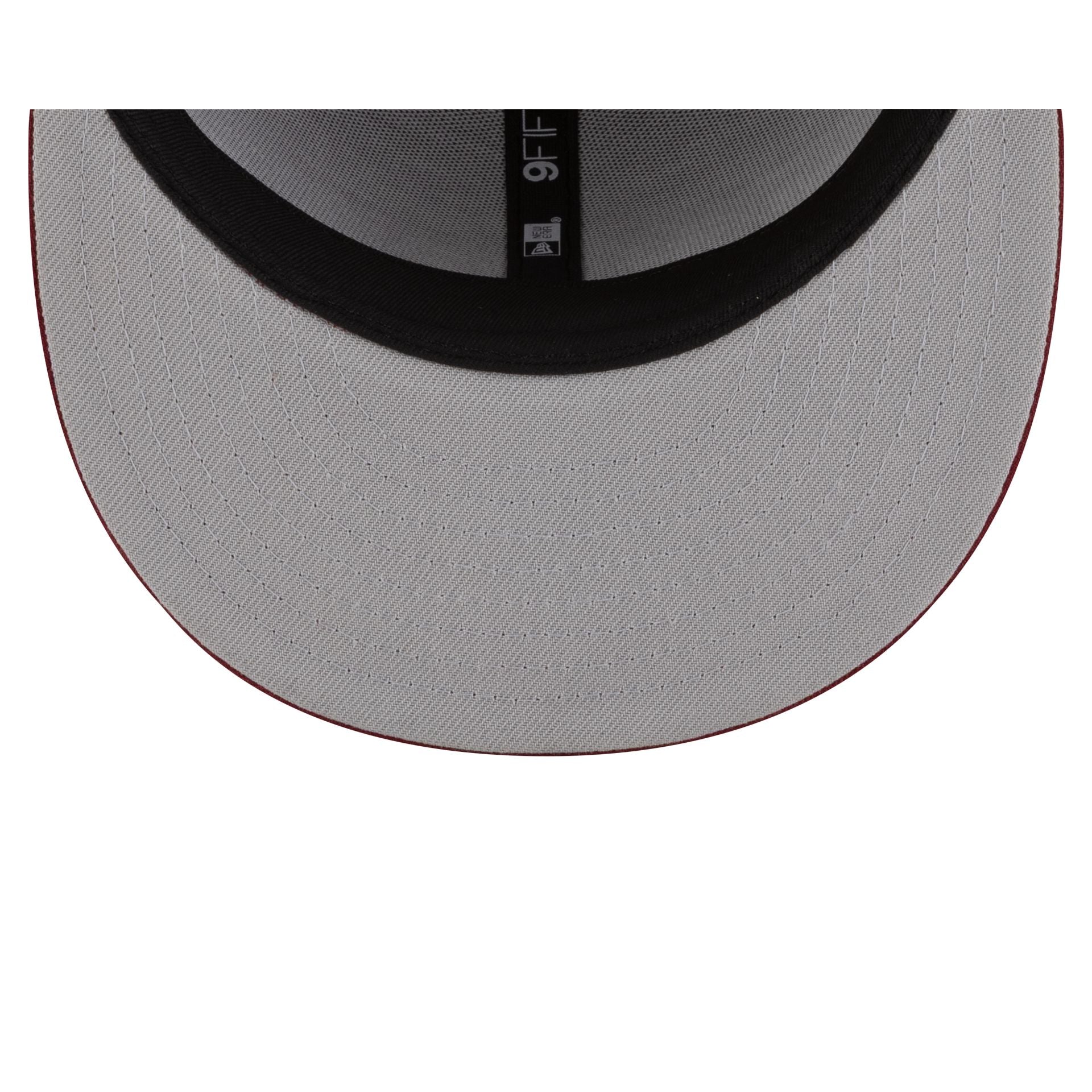 71008312_9FIFTY_NBA25_CHRISTMAS_CLECAV_RED_UV-1.jpg