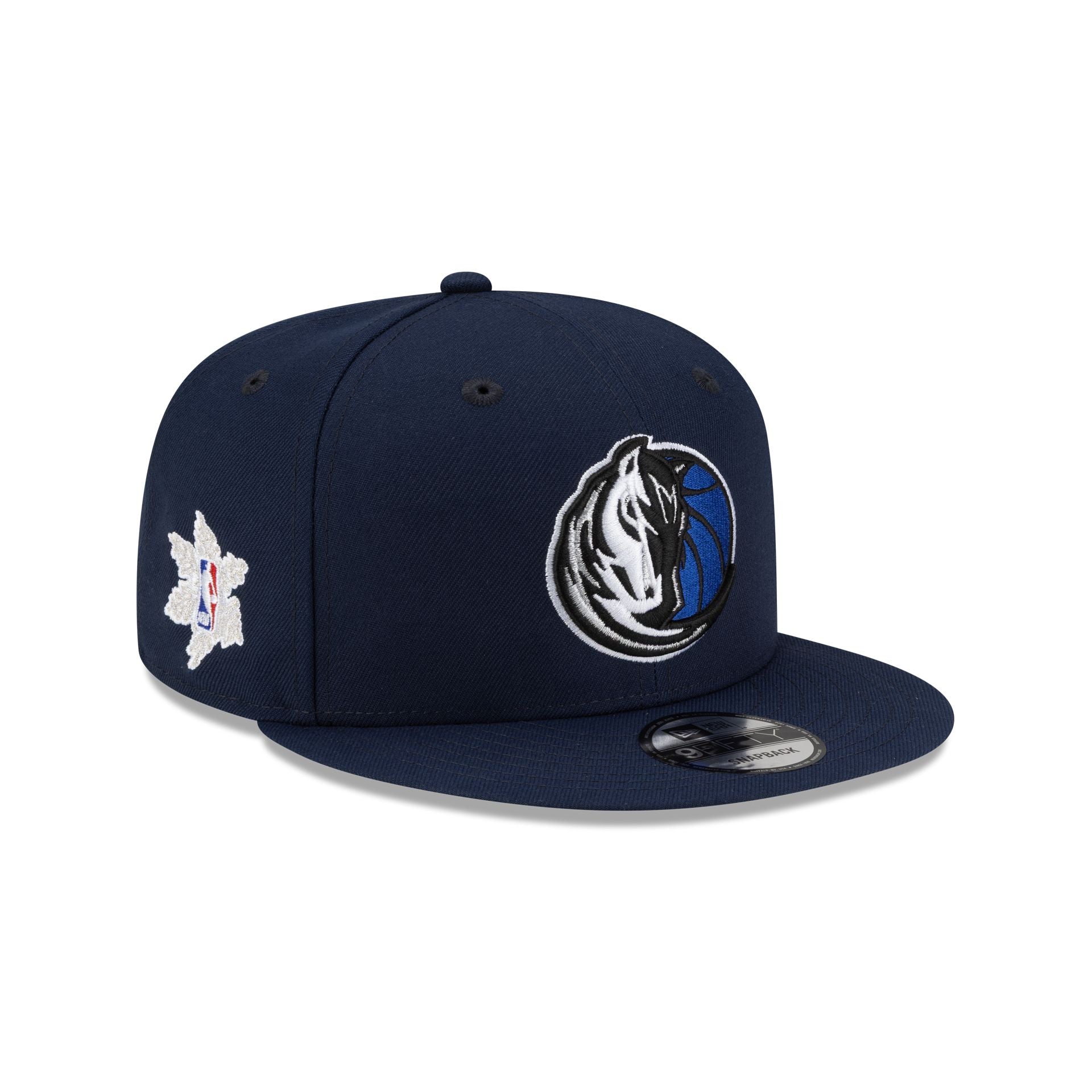71008403_9FIFTY_NBA25_CHRISTMAS_DALMAV_NAVY_3QR-1.jpg