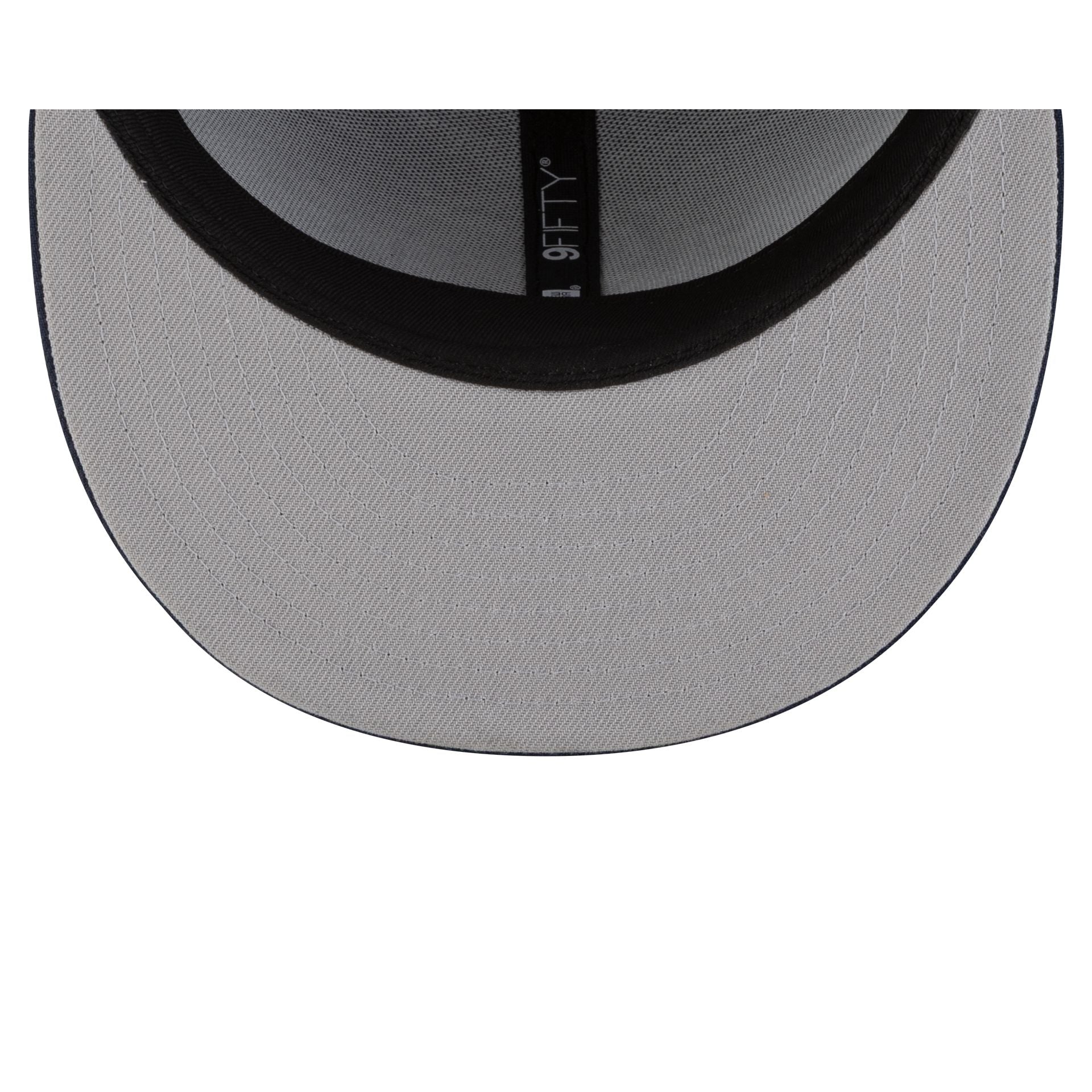71008403_9FIFTY_NBA25_CHRISTMAS_DALMAV_NAVY_UV-1.jpg
